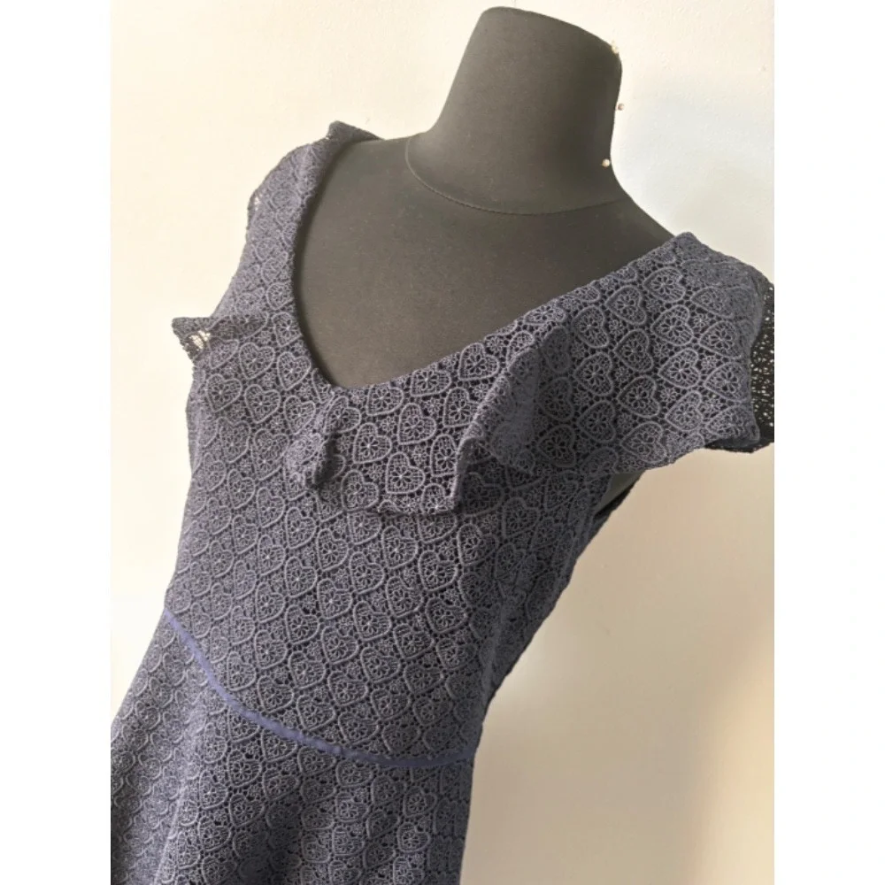 Draper James heart lace flounce shoulder navy blue Fit & Flare‎ Dress Ruffle NWT